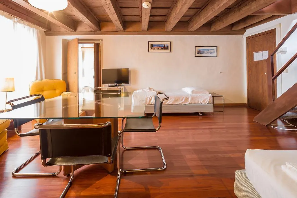 Residenza Canossa Verona 0*,  Italy